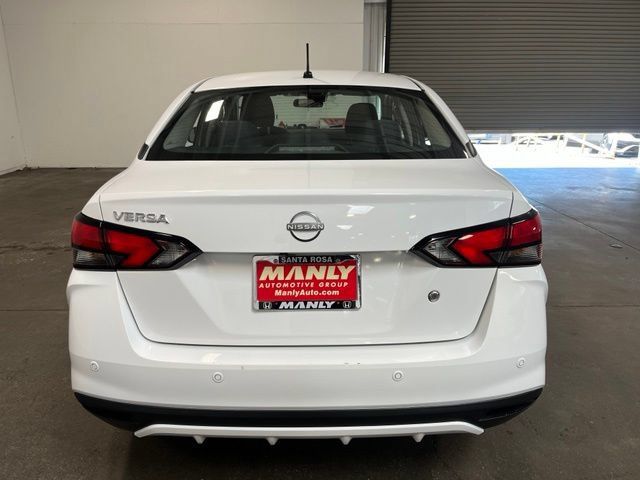 Used 2025 Nissan Versa S FWD image 4