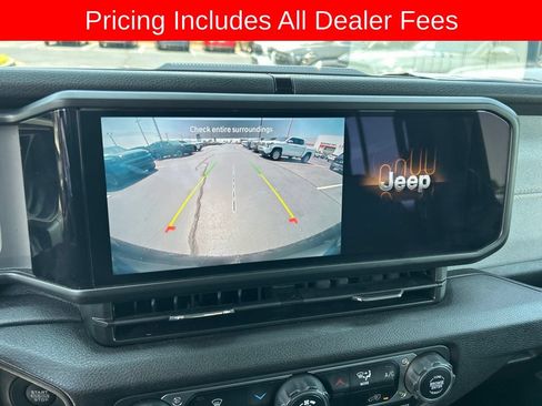 Used 2024 Jeep Wrangler Unlimited Sport AWD/4WD image 12
