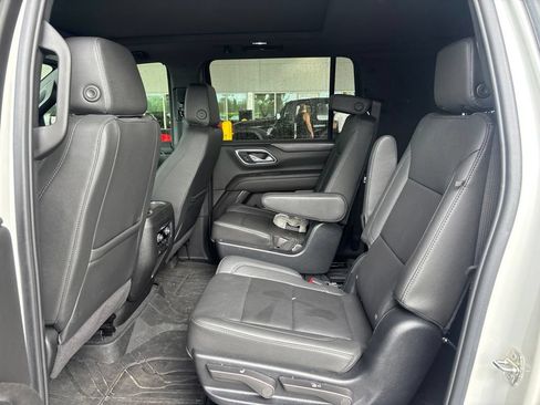 Used 2024 Chevrolet Suburban Z71 w/ Luxury Package AWD/4WD image 8