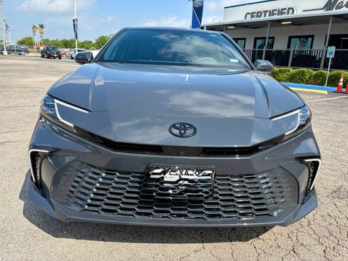 Used 2025 Toyota Camry XSE FWD image 8