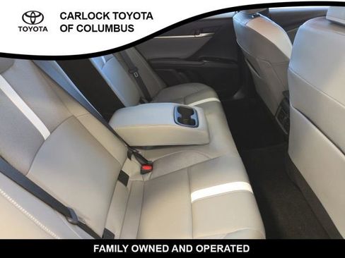 Used 2025 Toyota Camry SE FWD image 16