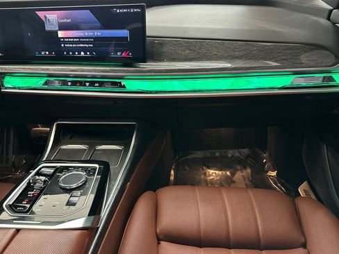 Certified 2024 BMW i7 xDrive60 AWD/4WD image 29