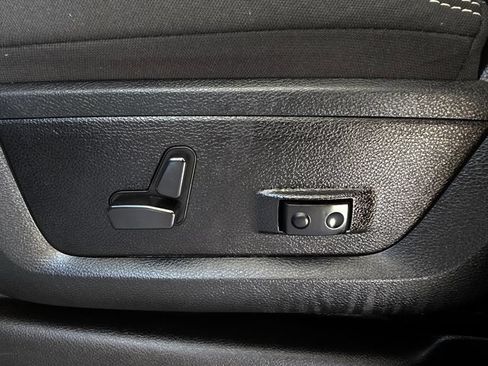 Certified 2025 RAM 2500 Big Horn AWD/4WD image 15
