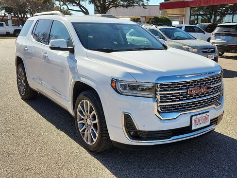 Used 2023 GMC Acadia Denali image 6