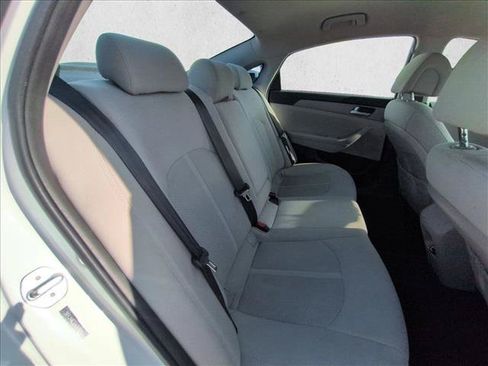 Used 2016 Hyundai Sonata SE FWD image 16