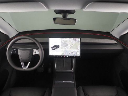 Used 2026 Tesla Model Y 2WD image 3