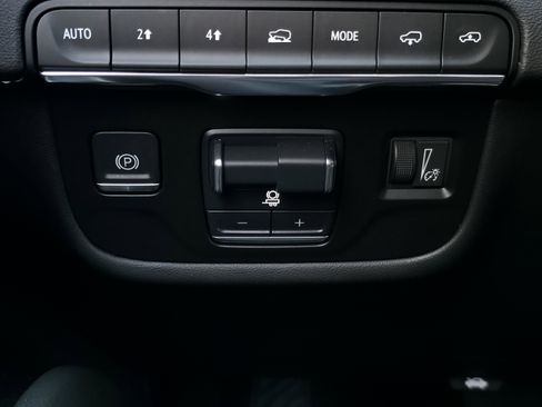 Used 2021 Cadillac Escalade Premium Luxury w/ Driver Assist Tech Package image 35