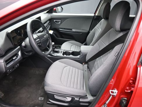 New 2025 Kia K4 EX image 18
