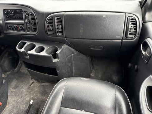 Used 2001 Dodge B1500 RWD image 14