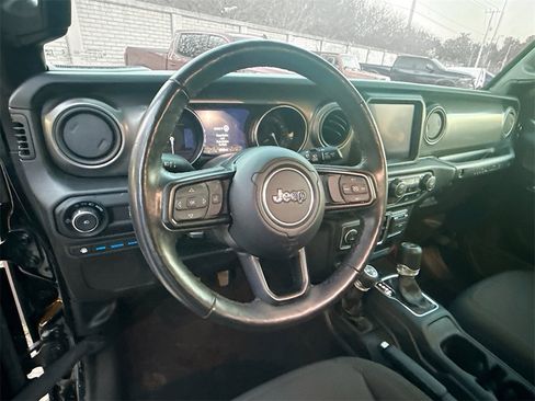 Used 2023 Jeep Wrangler Unlimited w/ Cold Weather Group image 12