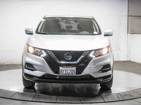 Used 2021 Nissan Rogue Sport S image 3