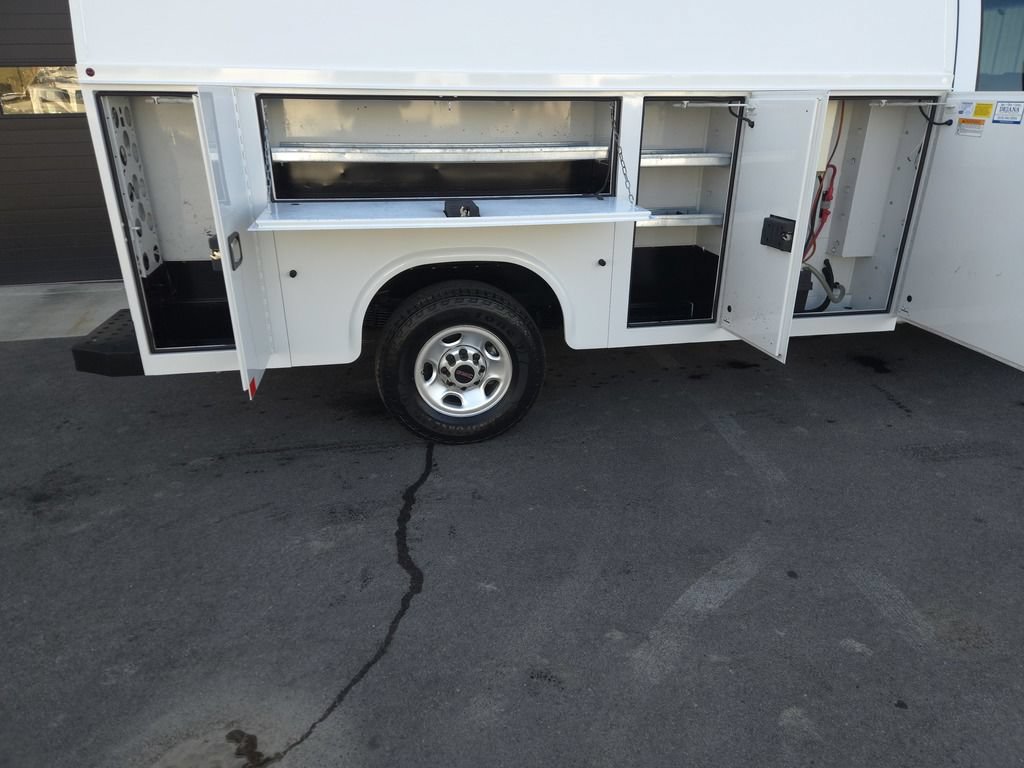 Used 2015 GMC Savana 3500 RWD image 8