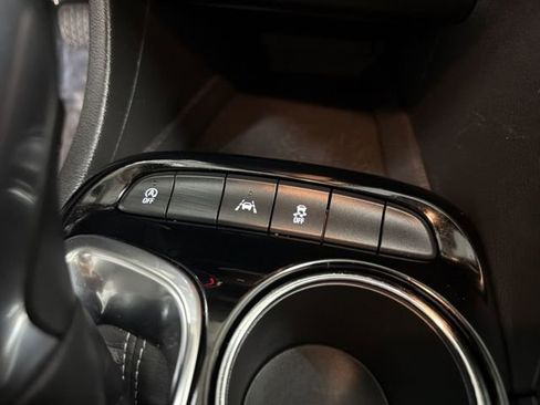 Certified 2025 Buick Encore GX Preferred FWD image 26