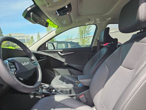 Used 2023 Kia Niro Wave FWD image 24
