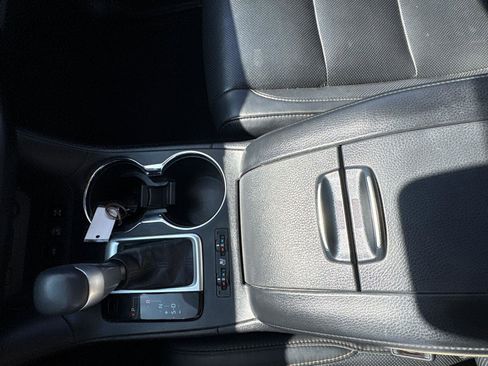 Used 2018 Toyota Highlander Limited w/ Protection Package #3 image 28