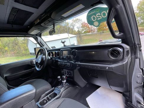 Used 2020 Jeep Wrangler Unlimited Sport image 12
