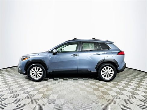 Used 2024 Toyota Corolla Cross LE image 5