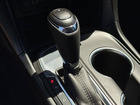 Used 2021 Chevrolet Equinox LT FWD image 17