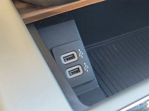 Used 2019 Ford F150 Lariat w/ Equipment Group 502A Luxury image 32