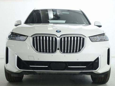 Used 2025 BMW X5 xDrive50e image 13