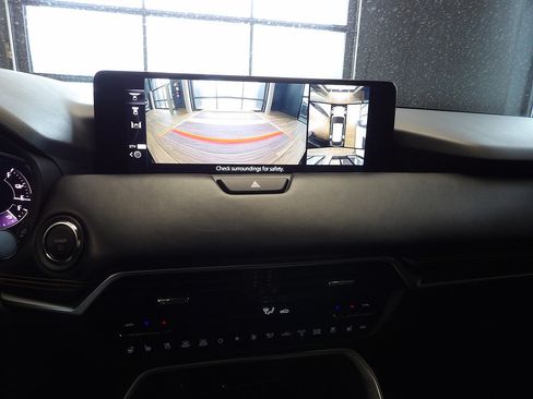 Certified 2025 MAZDA CX-70 Plug-In Hybrid w/ Premium Plus AWD/4WD image 21