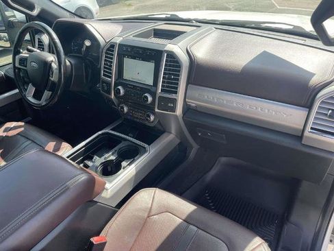 Certified 2017 Ford F250 Platinum w/ Platinum Ultimate Package image 28