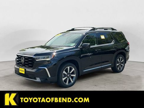 Used 2024 Honda Pilot Touring image 1