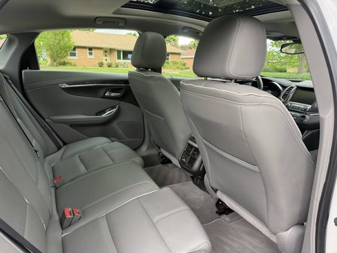 Used 2017 Chevrolet Impala Premier w/ Enhanced Convenience Package FWD image 14