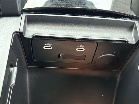 Used 2024 MAZDA MAZDA3 s image 26