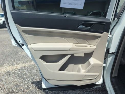 Used 2021 Volkswagen Atlas SEL FWD image 28