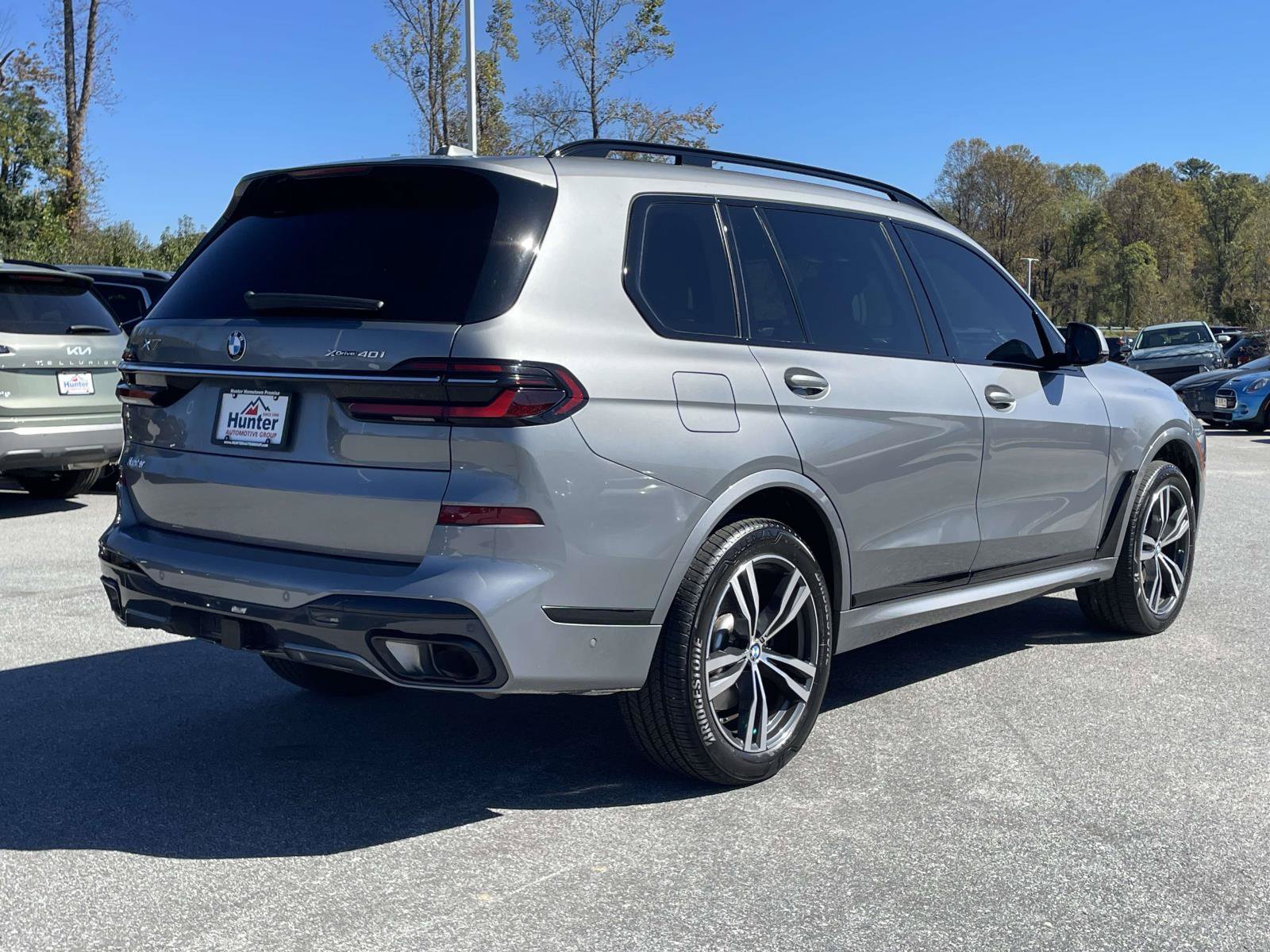 Used 2023 BMW X7 xDrive40i w/ M Sport Package AWD/4WD image 28