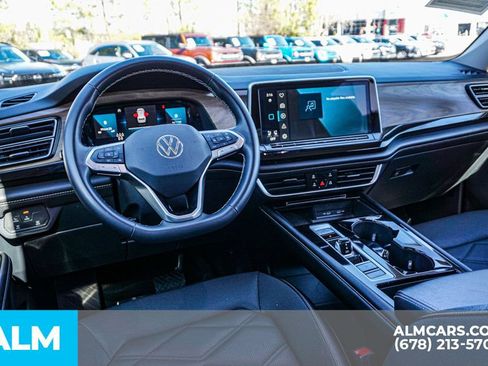 Used 2024 Volkswagen Atlas SE image 28