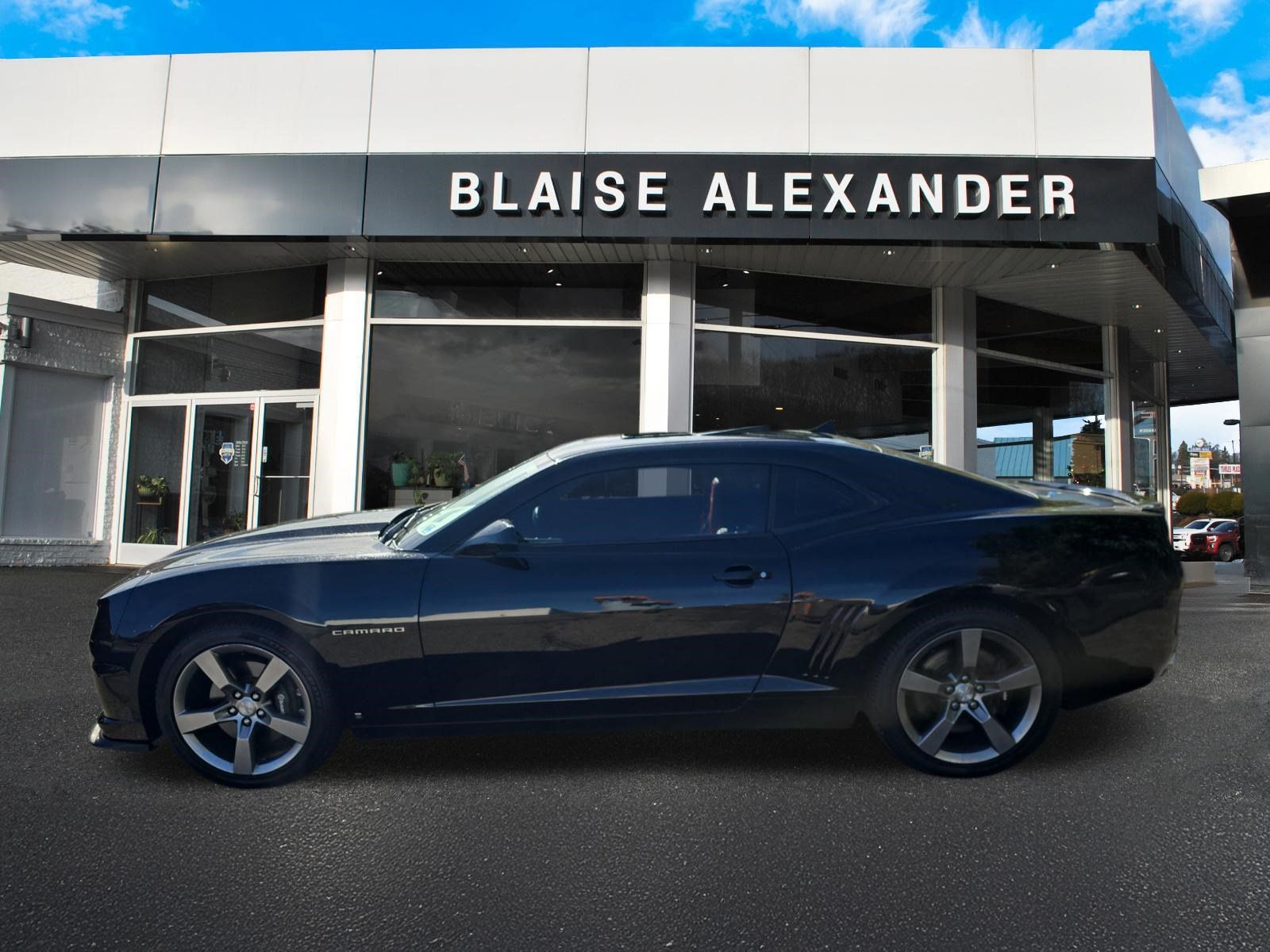 Used 2010 Chevrolet Camaro SS w/ RS Package RWD image 7