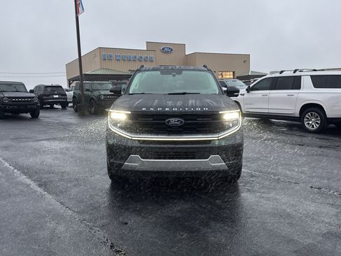 New 2025 Ford Expedition Platinum w/ Driver's Package image 3