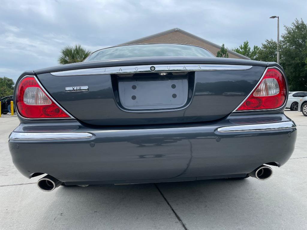 Used 2004 Jaguar XJ8 RWD image 6