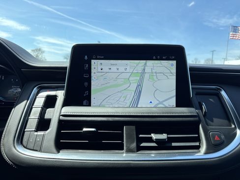 Used 2022 Chevrolet Tahoe Z71 w/ Z71 Off-Road Package image 32