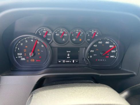 Used 2023 Chevrolet Silverado 1500 Custom AWD/4WD image 10