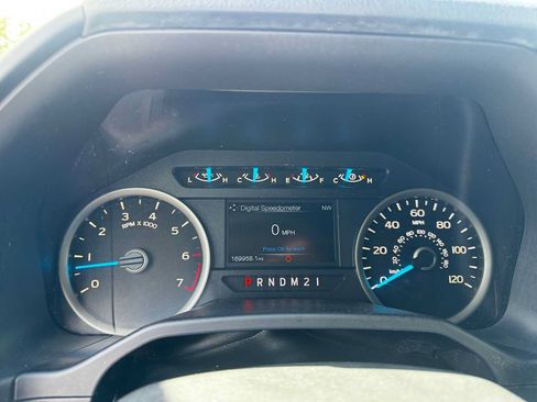 Used 2015 Ford F150 XLT w/ Equipment Group 302A Luxury AWD/4WD image 25