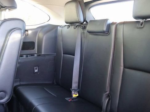 Used 2022 Toyota Highlander Platinum AWD/4WD image 28