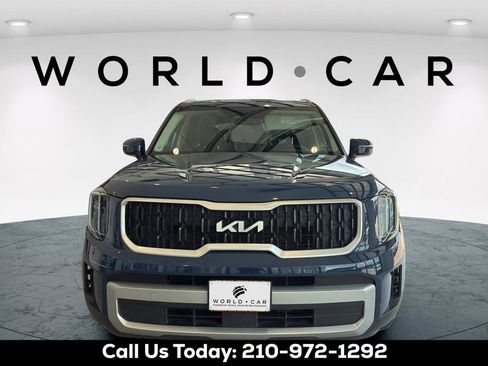 Used 2023 Kia Telluride EX w/ EX Captain's Chair Package FWD image 9
