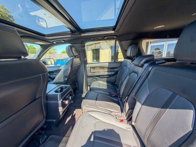 Used 2019 Ford Expedition Limited w/ Equipment Group 301A AWD/4WD image 6
