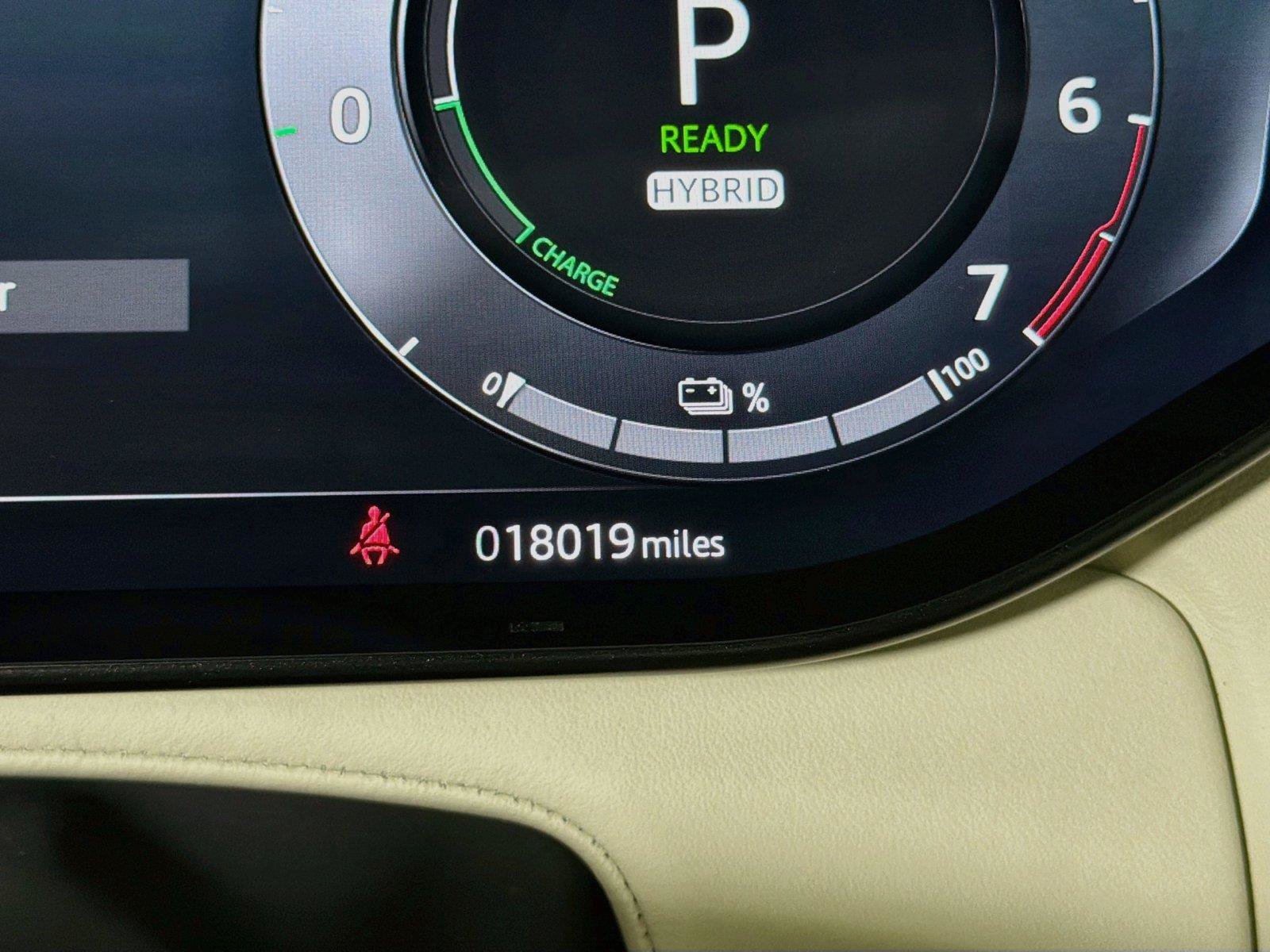 Certified 2025 Land Rover Range Rover SE AWD/4WD image 11