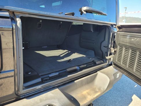 Used 2024 Jeep Wrangler Unlimited Sport AWD/4WD image 11