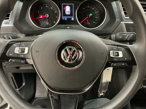 Used 2018 Volkswagen Tiguan S image 28
