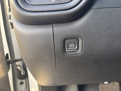 Used 2020 GMC Sierra 1500 2WD Double Cab w/ Sierra Value Package image 36