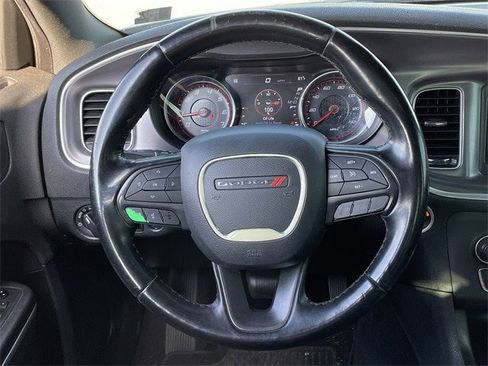 Used 2019 Dodge Charger SXT image 11