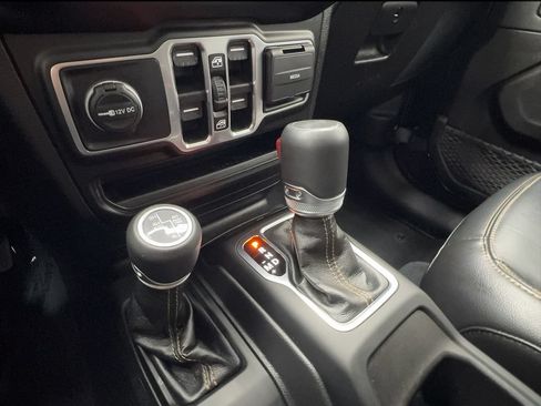 Used 2023 Jeep Wrangler Unlimited Sahara AWD/4WD image 46