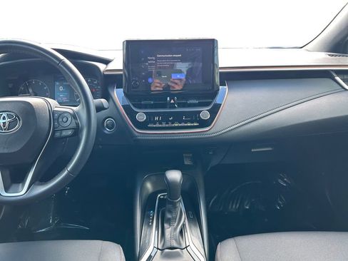 Used 2024 Toyota Corolla SE w/ SE Premium Package image 12