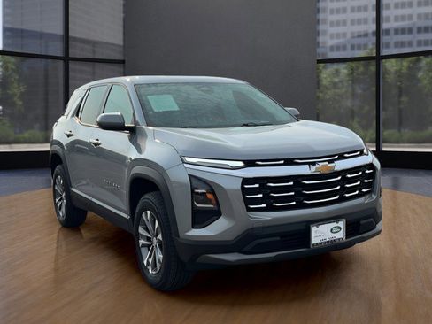 Used 2026 Chevrolet Equinox LT w/ Convenience Package II image 9