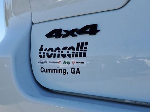 New 2026 Jeep Grand Cherokee Summit image 9